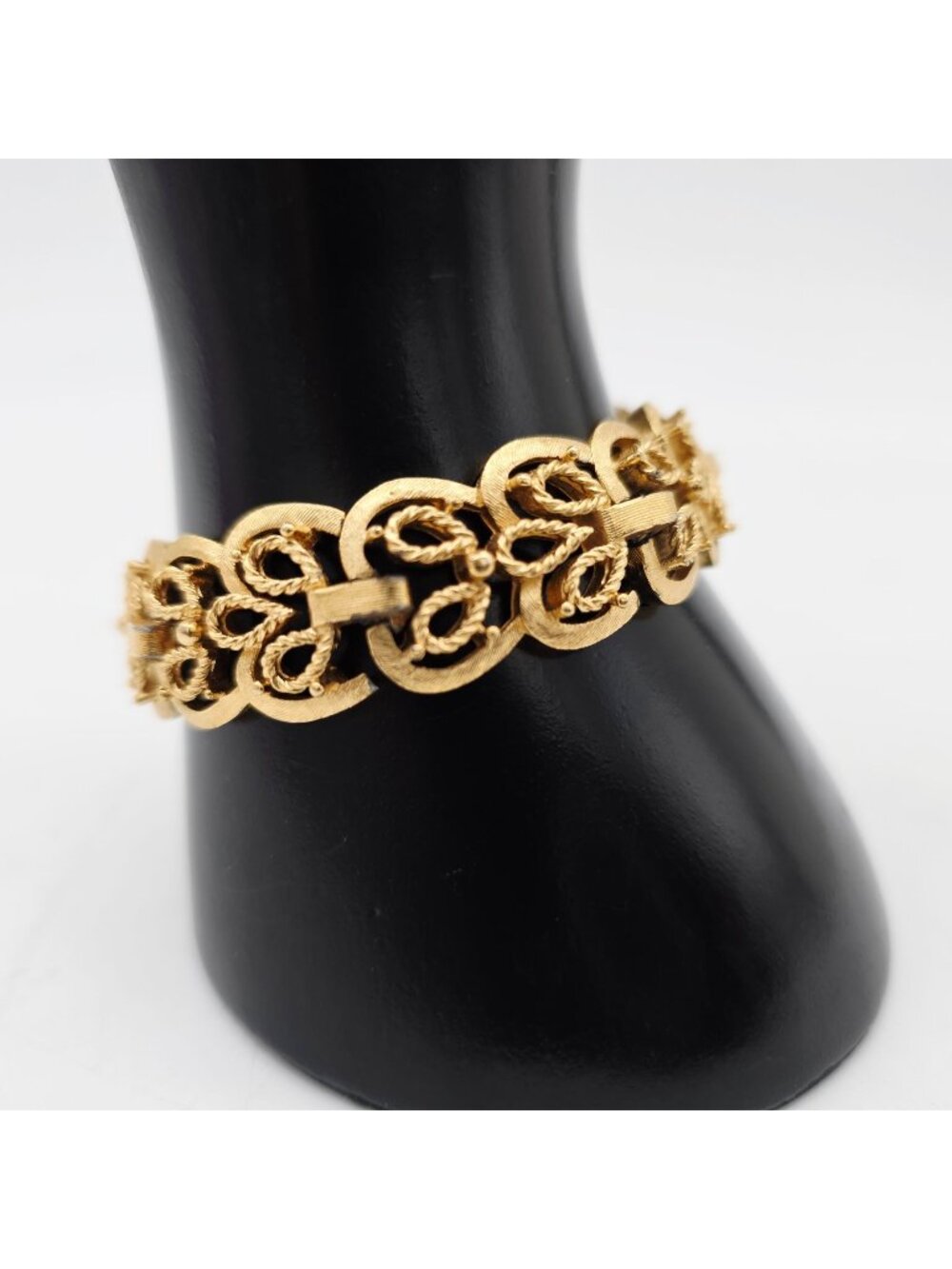 Trifari Victorian Style Panel Link Bracelet Textured Gold Plated Cat Eye Vintage